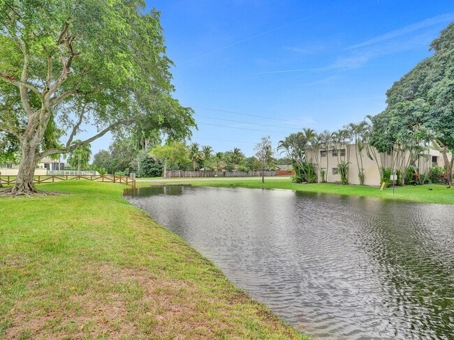 Building Photo - 3747 E Valley Green Dr