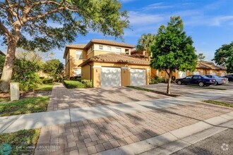 Building Photo - 8106 NW 128th Ln
