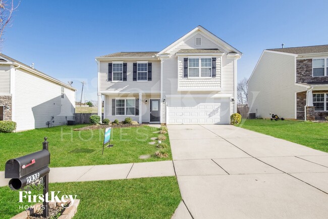 Building Photo - 2936 Village Center Dr