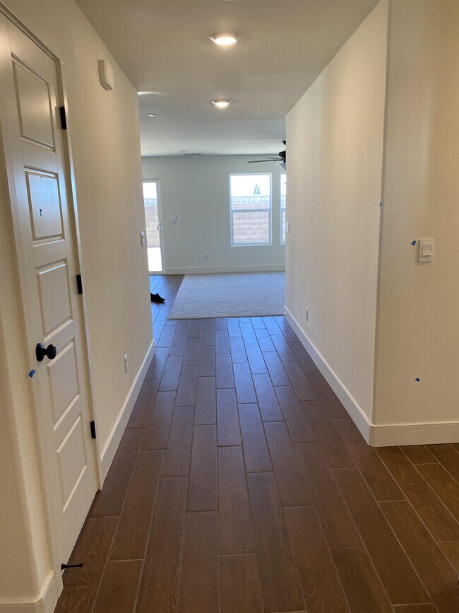 Building Photo - 2112 Redding Way