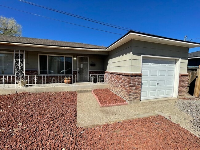 Building Photo - RN T 505-525