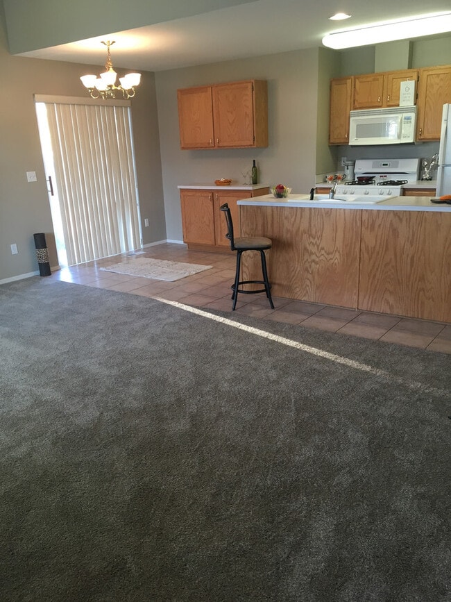 Foto del edificio - Your Terrace Heights Retreat- Spacious com...