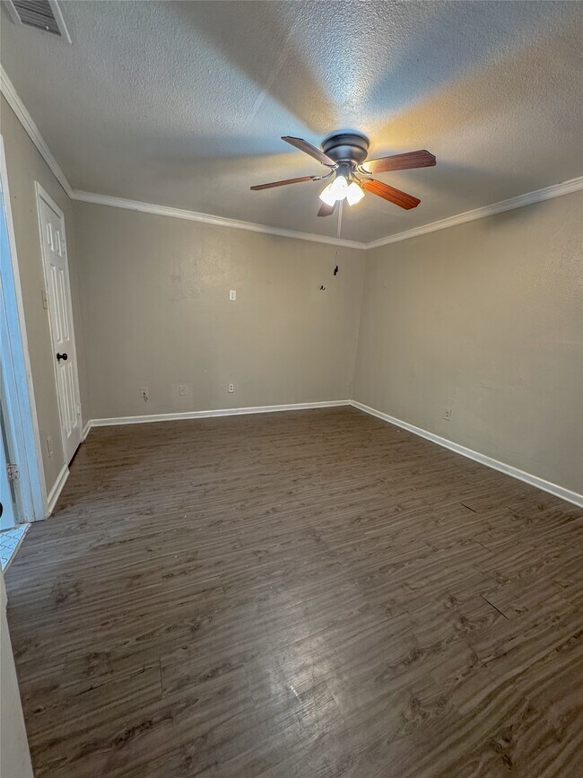 Foto del edificio - 14244 Bay Gardens Dr