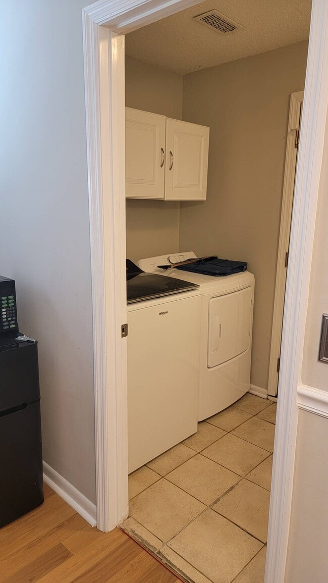 Foto del edificio - 505 Meadowbrook Ct