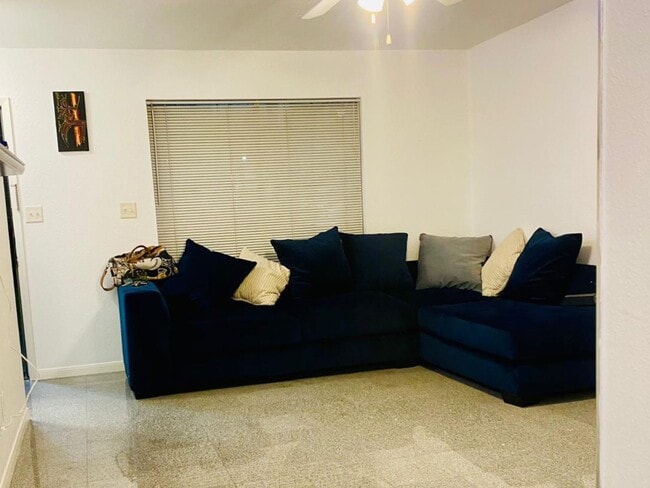 Foto del edificio - 6202 Skyline Dr