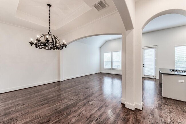 Building Photo - 1407 Welch St
