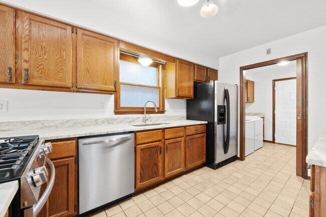 Foto del edificio - 28 E Jeffrey Pl