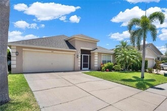 Building Photo - 2817 Maguire Dr