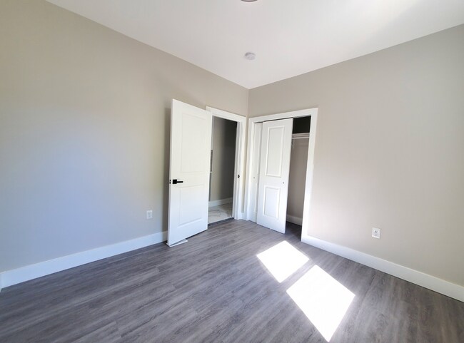 Building Photo - 494 S 18th St