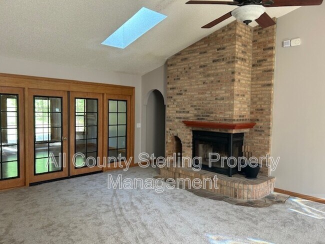 Building Photo - 122 Estates Cir