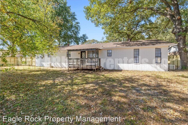 Building Photo - 4 br, 3 bath House - 708 S Baridon Conway