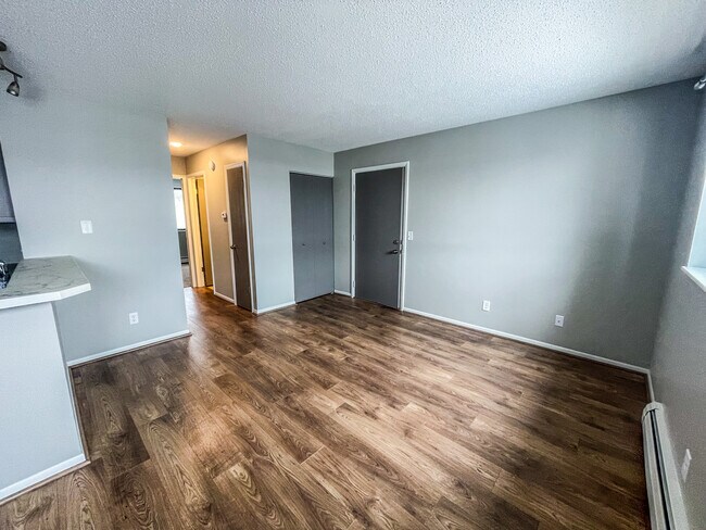 Foto del edificio - 3835 Silver Lake Rd