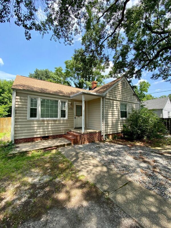 Primary Photo - 2106 Hampstead Ave
