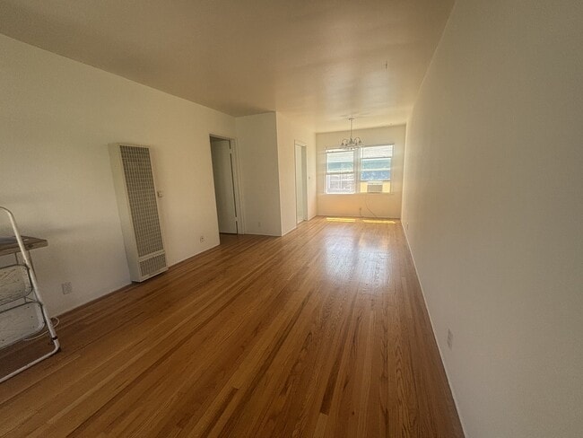 Photo - 924 17th St (Santa Monica, CA) Apartment