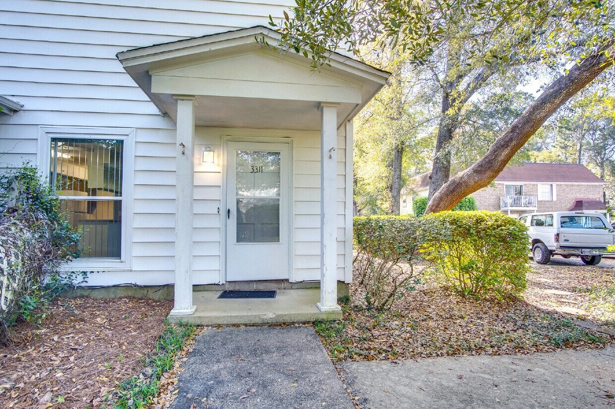 Primary Photo - Updated and modern ground floor level cond...
