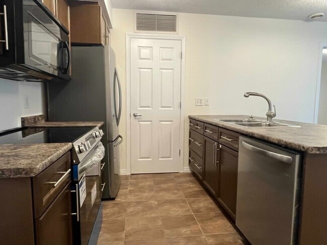 Building Photo - 6925-199 199 St NW