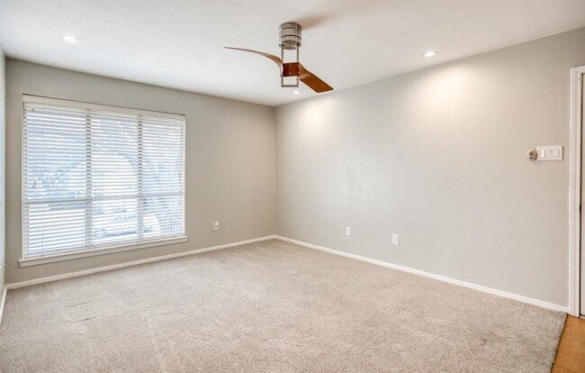 Building Photo - 10536 Stone Canyon Rd