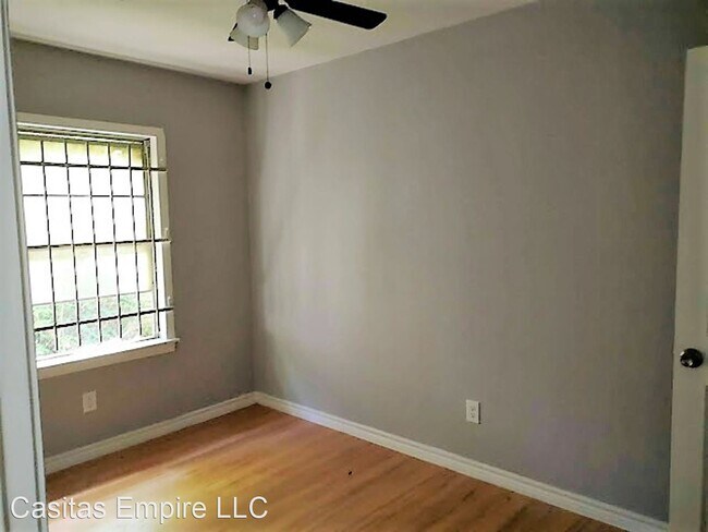 Building Photo - 2 br, 1 bath House - 6818 Weston St. Unit 3