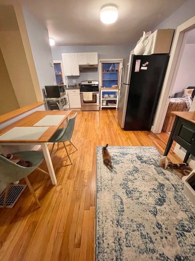 Primary Photo - 403 Hector St