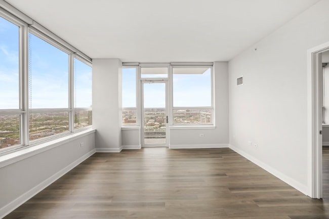 Building Photo - 781 W Adams St