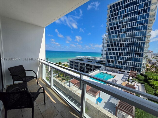 Foto del edificio - 6801 Collins Ave