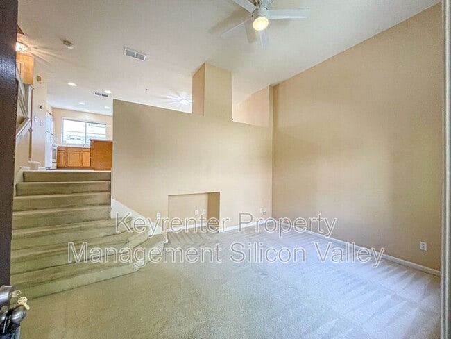 Building Photo - 362 Flower Ln