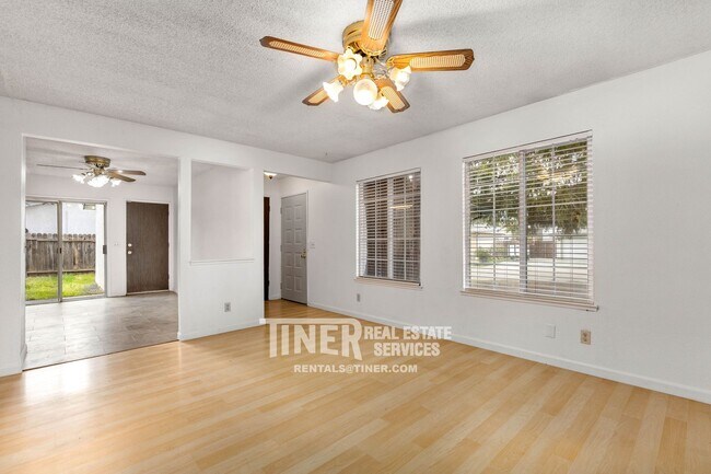 Building Photo - Charming Citrus Heights Home with RV Acces...