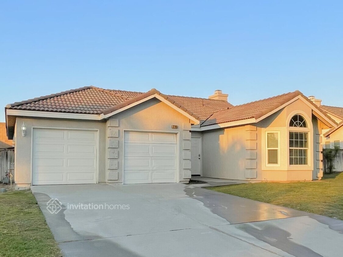 Primary Photo - 2705 Sunset Ln