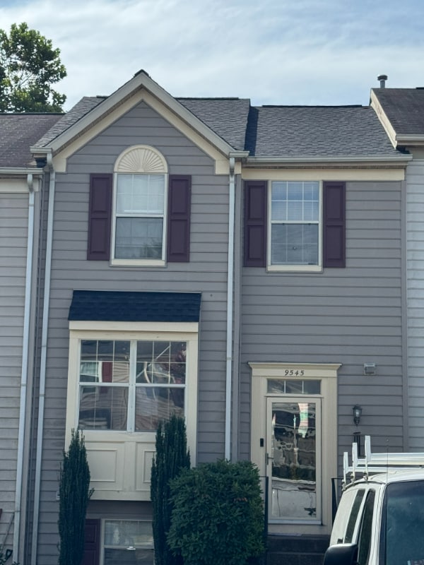 Foto del edificio - 9545 Tudor Oaks Dr