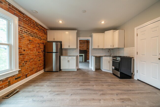 Foto del edificio - 388 Fairwood Ave