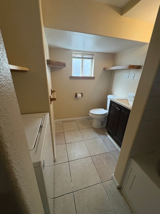 Photo - 377 Douglas St Apartment