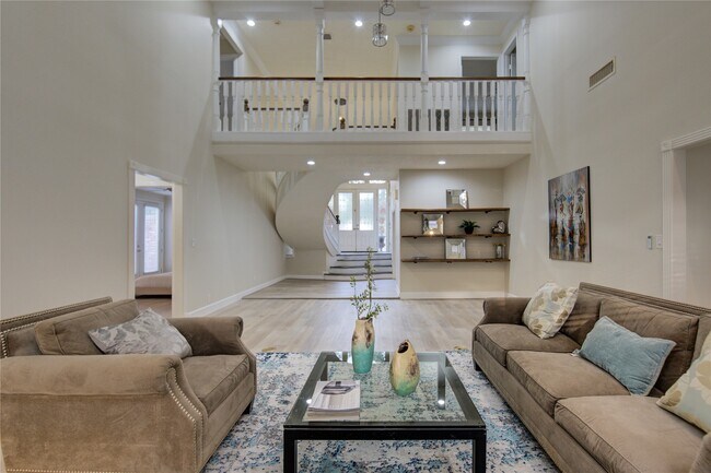 Foto del edificio - 714 Last Arrow Dr