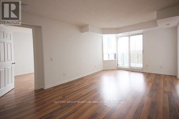 Building Photo - 153-2153 Beecroft Rd