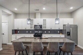 Building Photo - 8474 Berry Green Ln