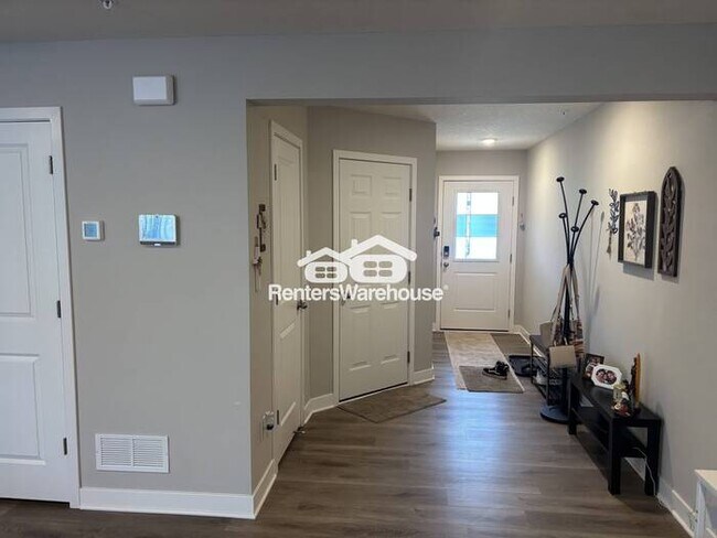 Foto del edificio - Available now - spacious 3 bedroom townhome in Rosemount!