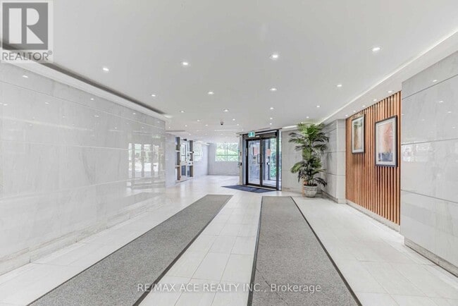 Building Photo - 10 Stonehill Ct