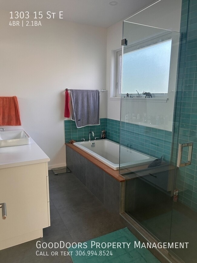 Building Photo - 1303-1315 15 St E