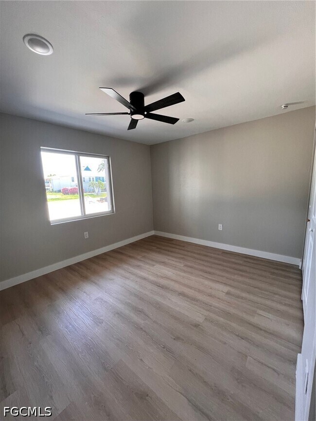 Foto del edificio - 4102 SE 19th Pl