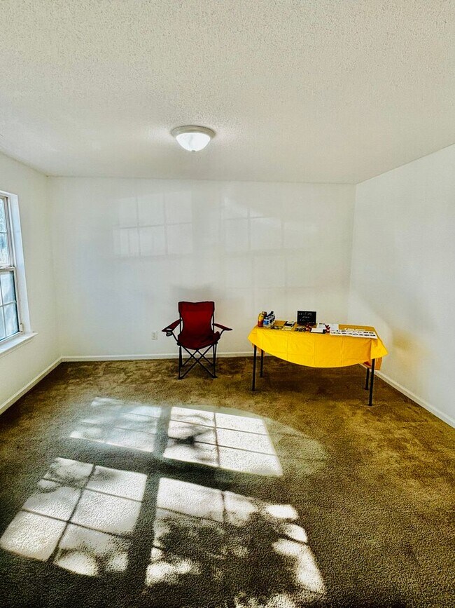 Building Photo - Now Available for Rent – Spacious 3 Bedroo...