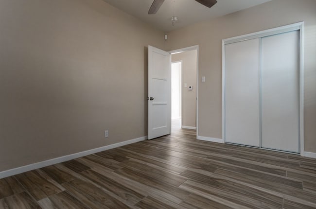 Foto del edificio - Completely renovated 1 bed, 1 bath house with yard