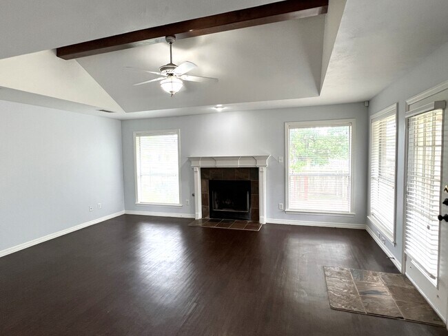 Foto del edificio - 3114 Pleasant Forest Dr