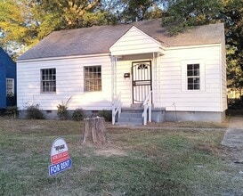 Building Photo - 3007 S Poplar St