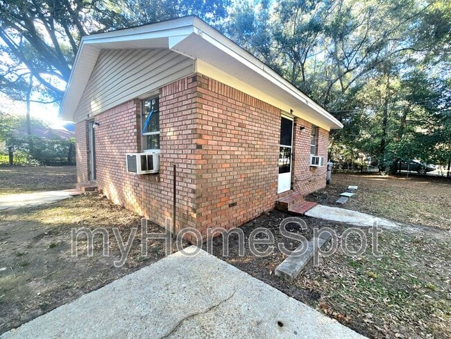 Building Photo - 1731 Knight Dr