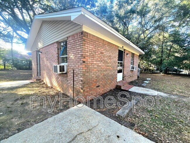 Foto del edificio - 1731 Knight Dr