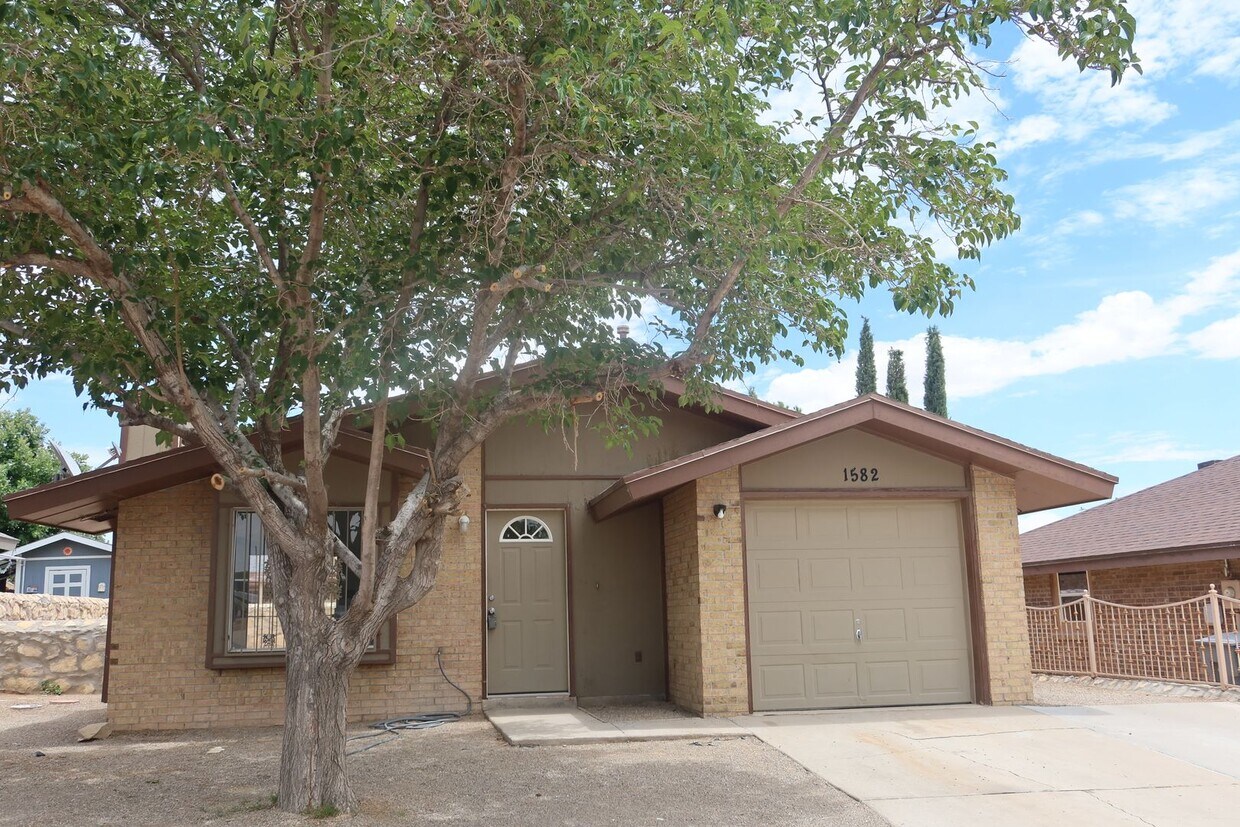 Primary Photo - 1582 Diego Rivera Dr