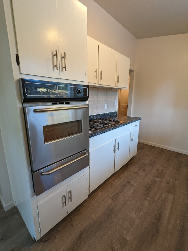 543 W Tulare Ave, Visalia, CA 93277 Townhome Rentals in Visalia CA