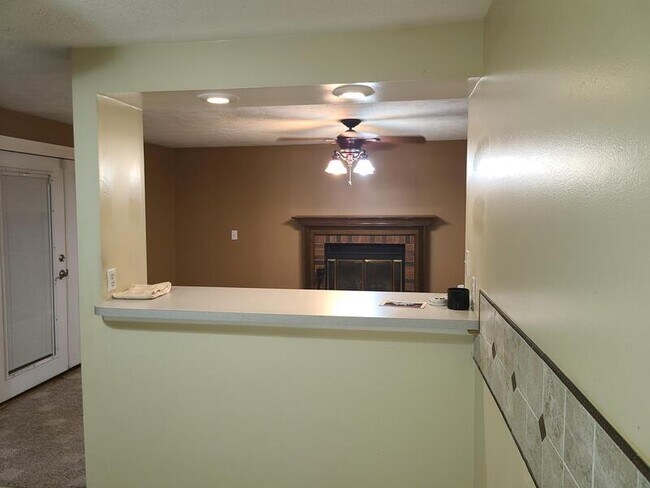 Building Photo - 324 Bromsgrove Dr