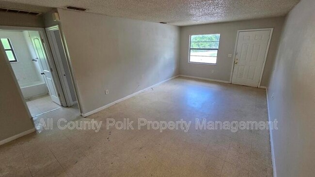 Building Photo - 2929-2929 9 Iron Dr