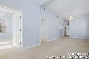 Building Photo - 109 Blue Bonnet St