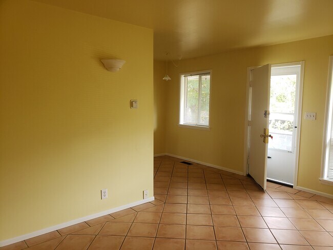 Foto del edificio - 903 E Laird Ave